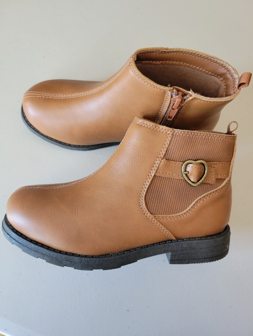 Carters Like New Heart Buckle Boot. Youth Girls Size 1